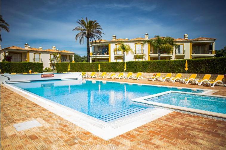 2Bedroom Bungalow Heated Shared Pool ,Near Carvoeiro And Ferrugudo Eksteriør bilde
